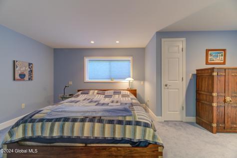 6 Meridian Court Mechanicville NY 12118