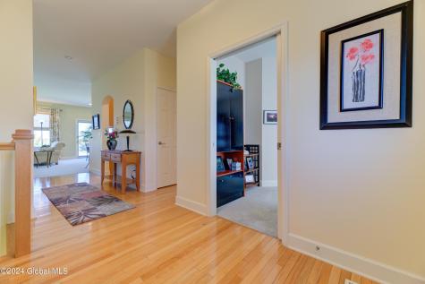 6 Meridian Court Mechanicville NY 12118