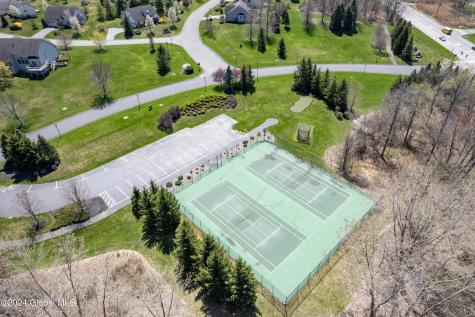 6 Meridian Court Mechanicville NY 12118