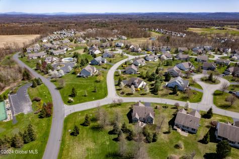 6 Meridian Court Mechanicville NY 12118