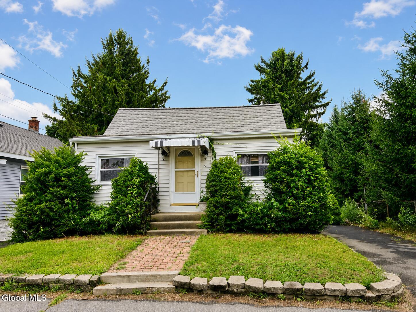 5 Consaul Road Albany NY 12205