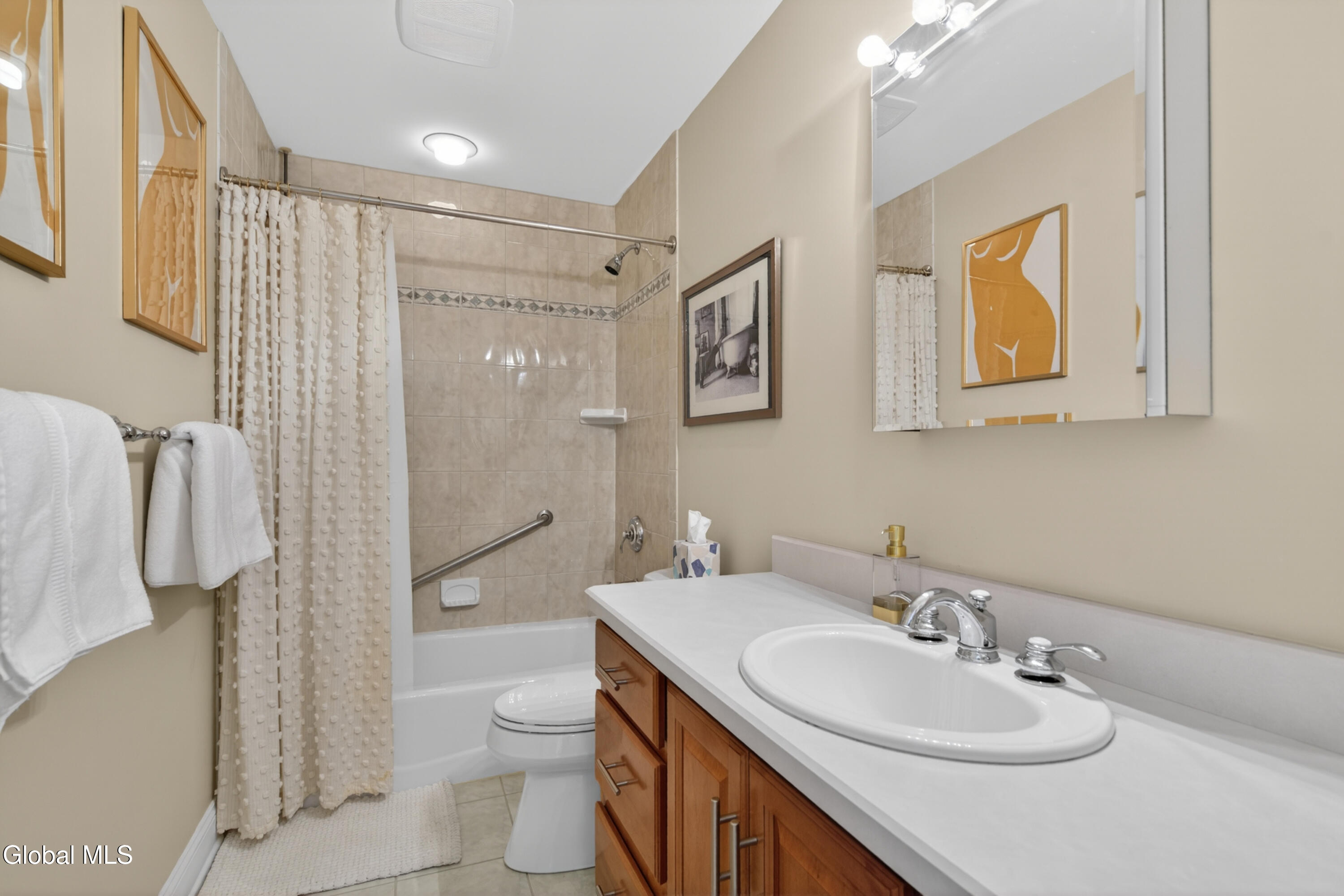 102 Woods Lane Menands NY 12204