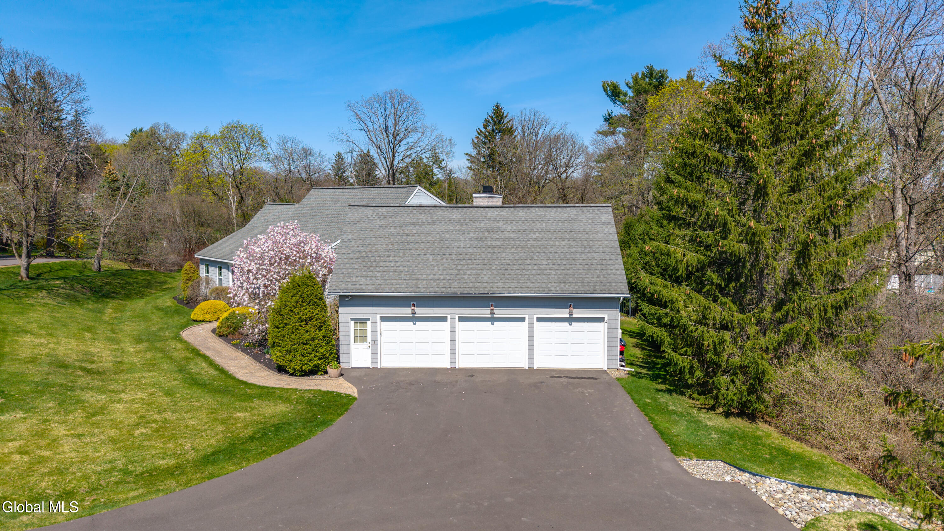 102 Woods Lane Menands NY 12204