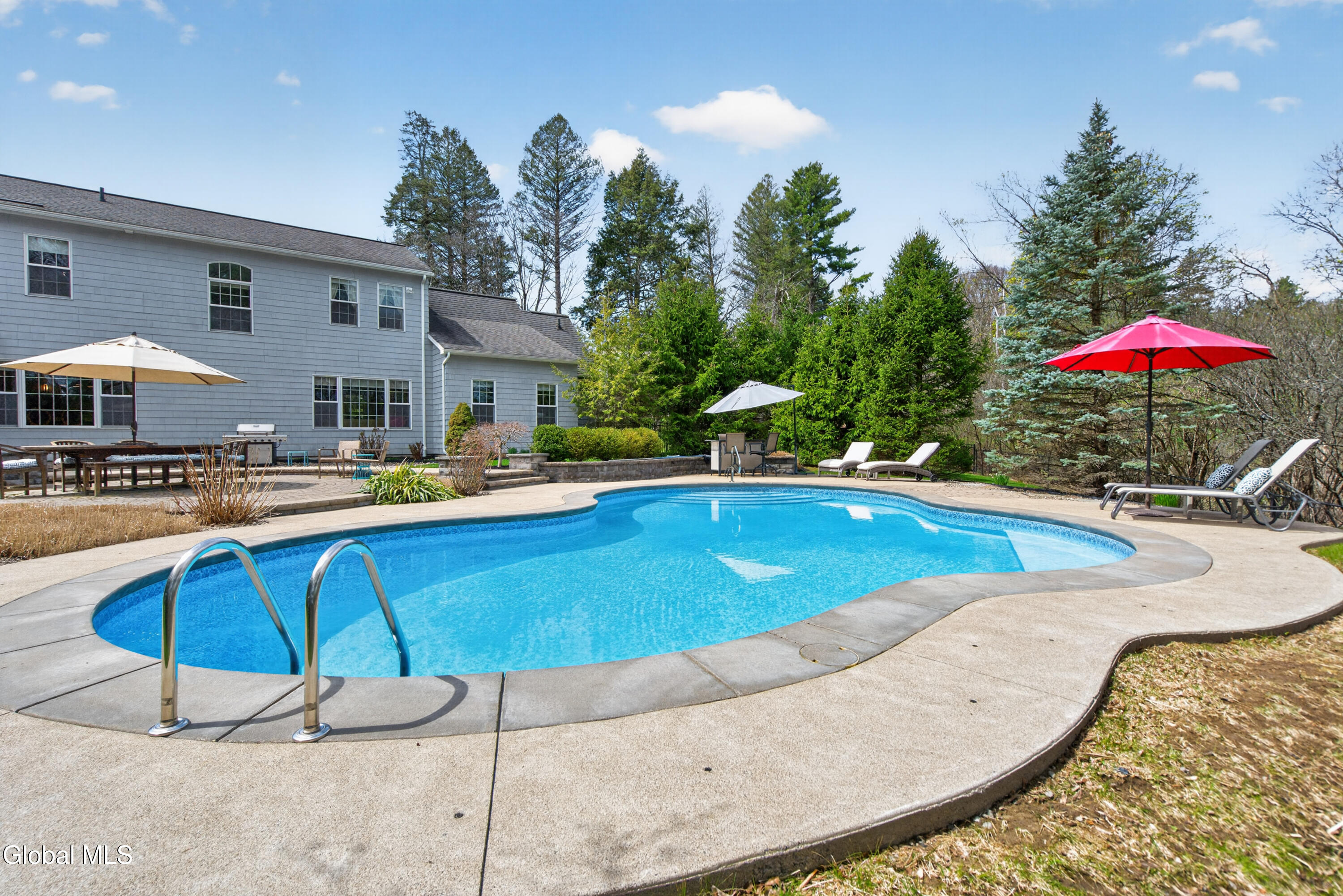 102 Woods Lane Menands NY 12204