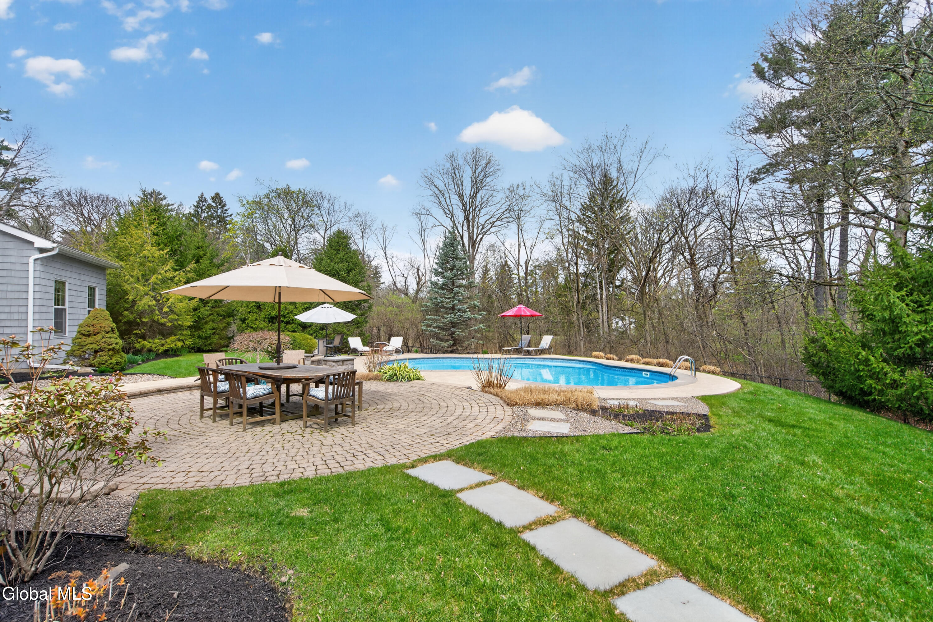 102 Woods Lane Menands NY 12204