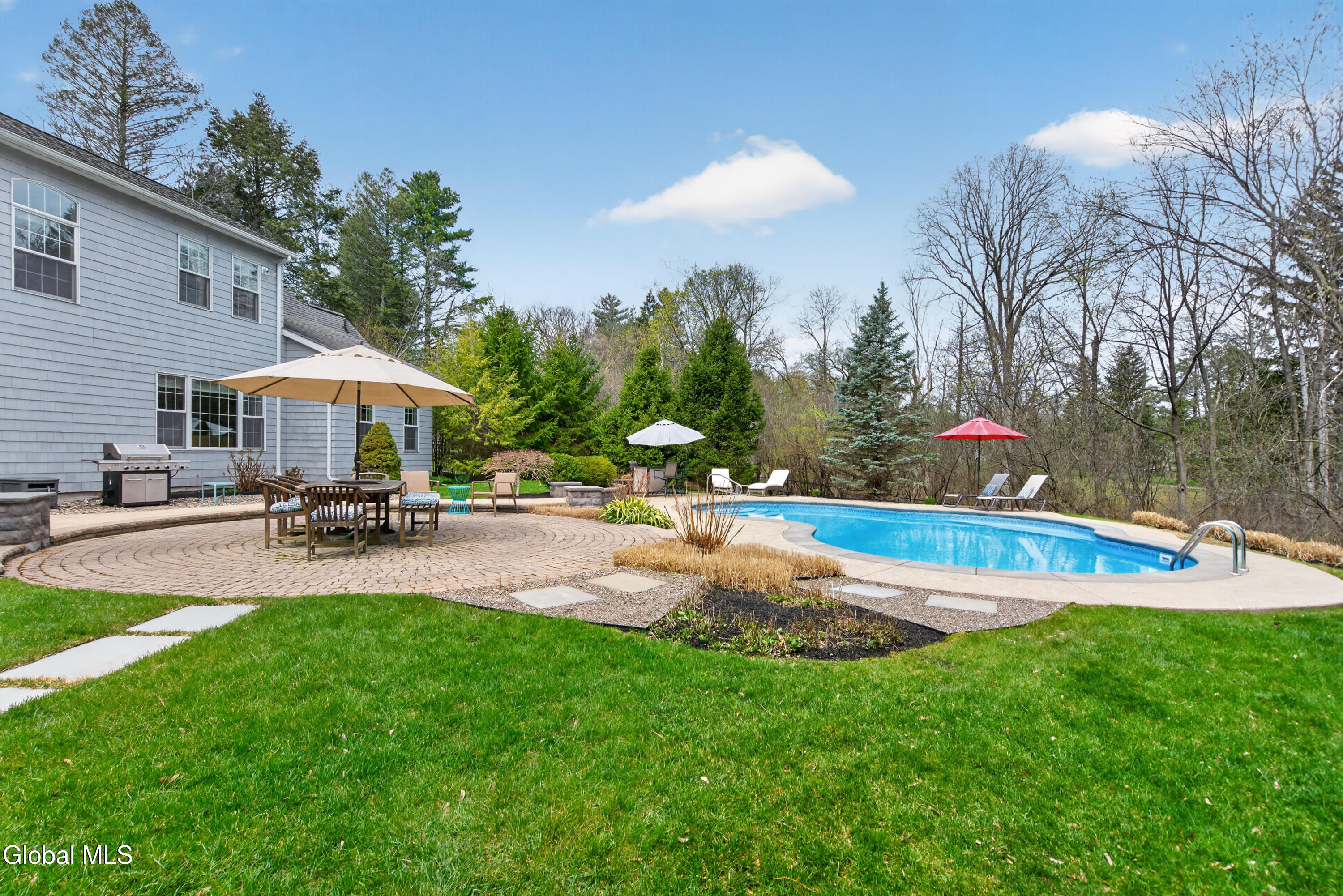 102 Woods Lane Menands NY 12204