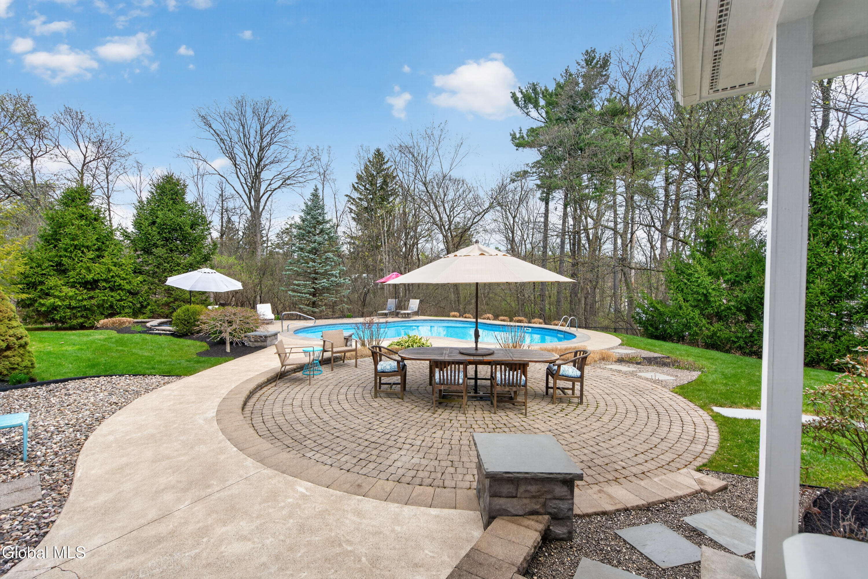 102 Woods Lane Menands NY 12204