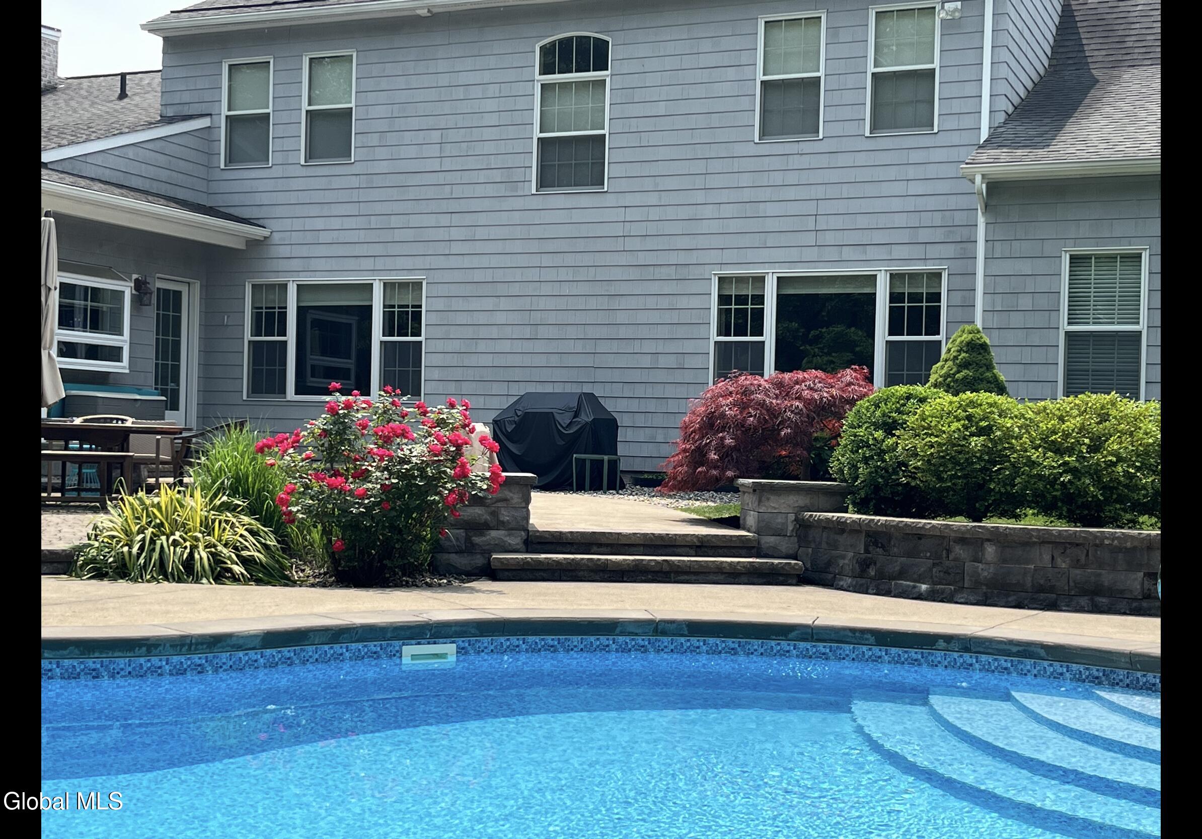 102 Woods Lane Menands NY 12204