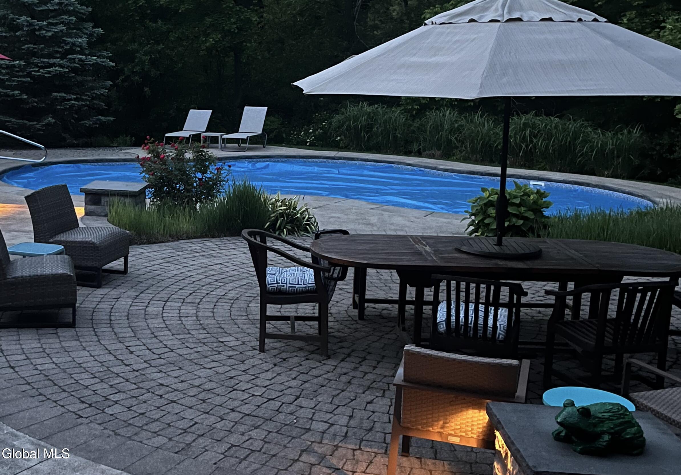 102 Woods Lane Menands NY 12204