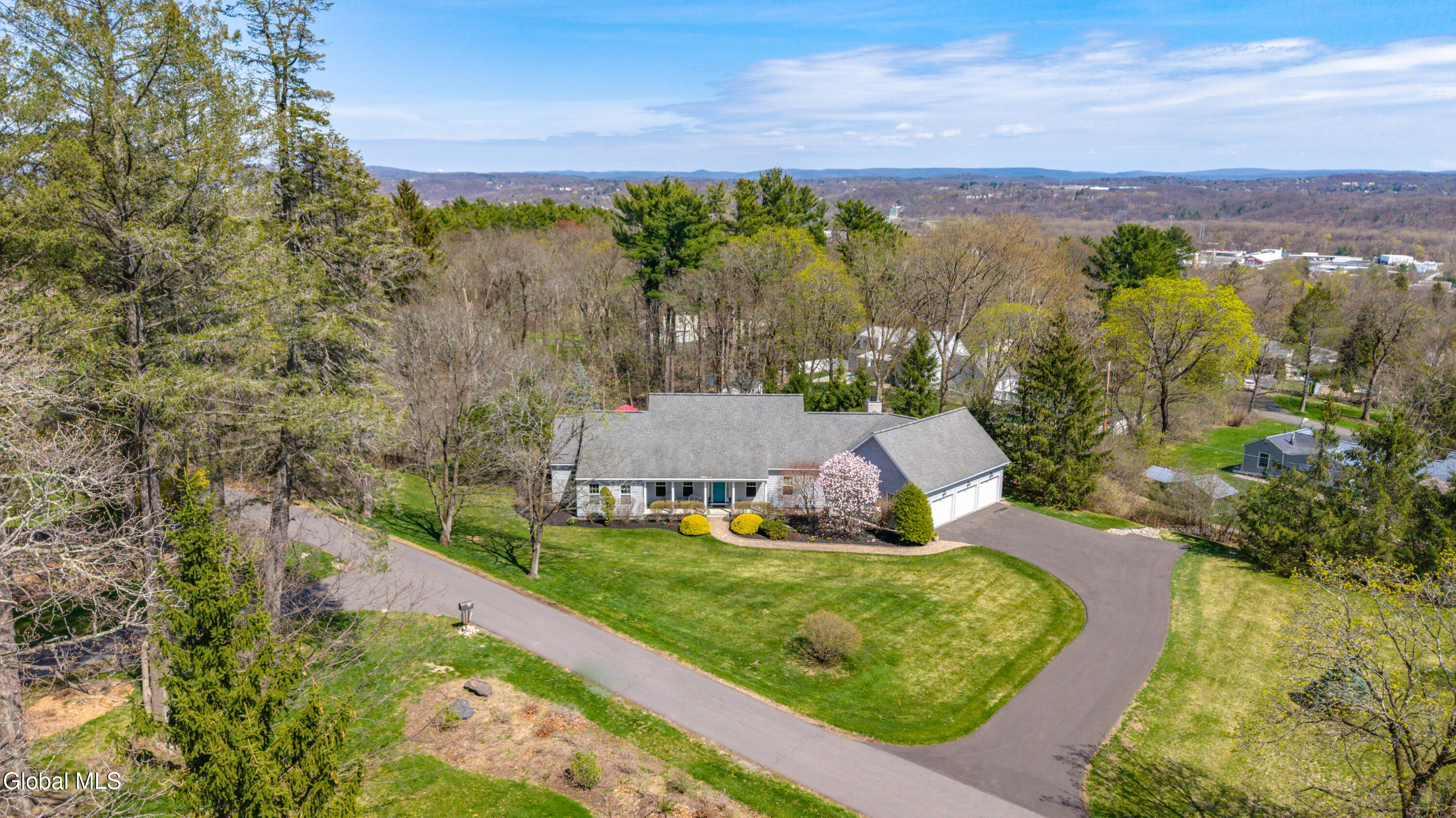 102 Woods Lane Menands NY 12204