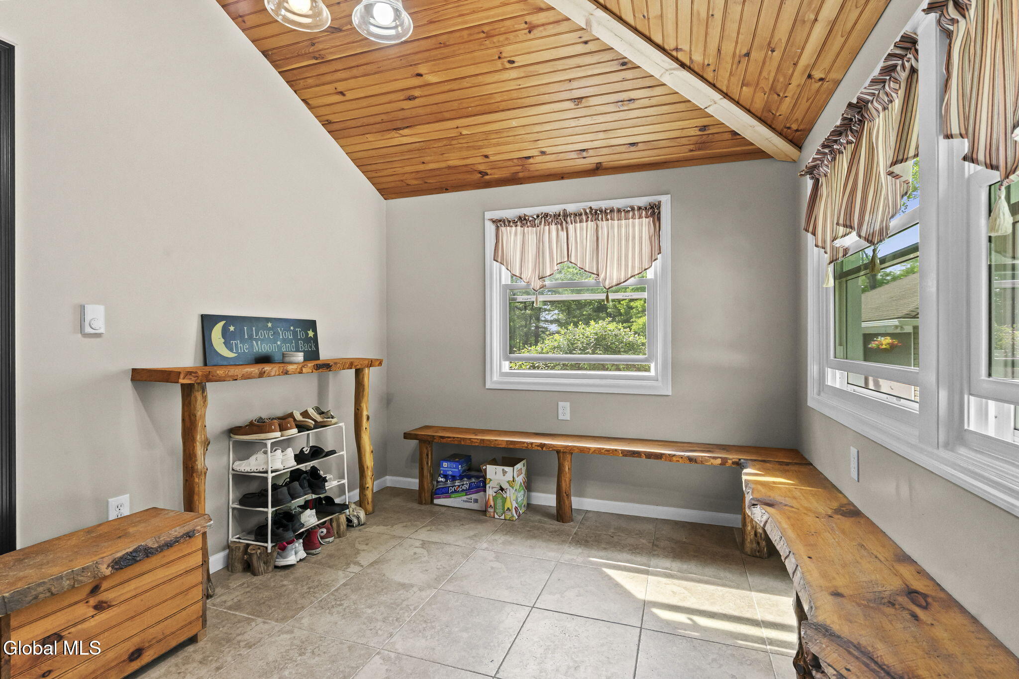 31 Skyline Drive Melrose NY 12121