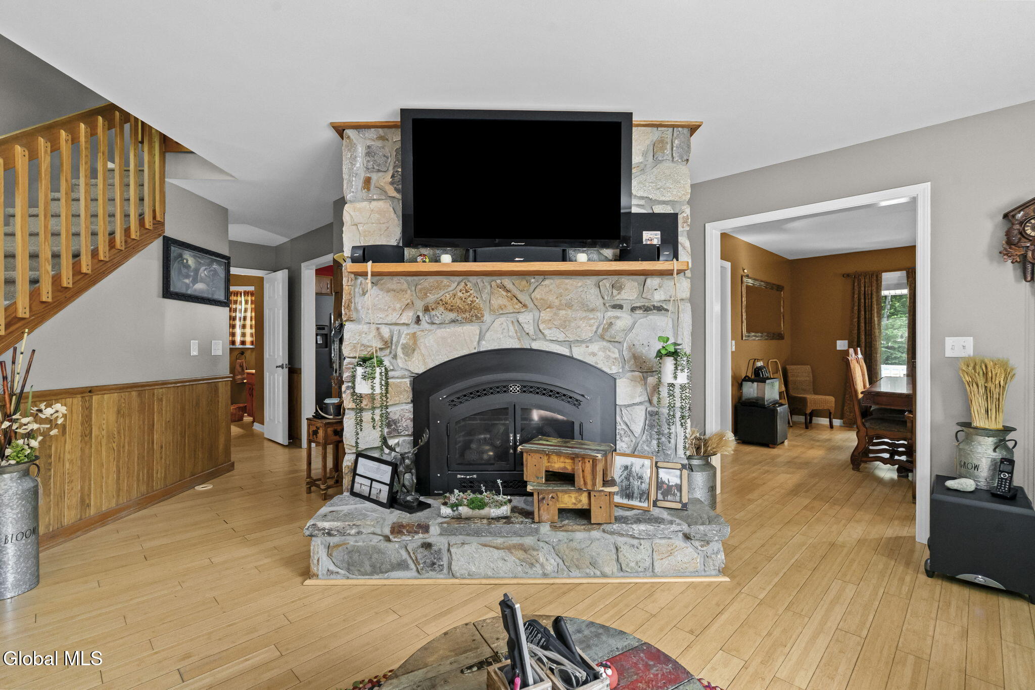 31 Skyline Drive Melrose NY 12121