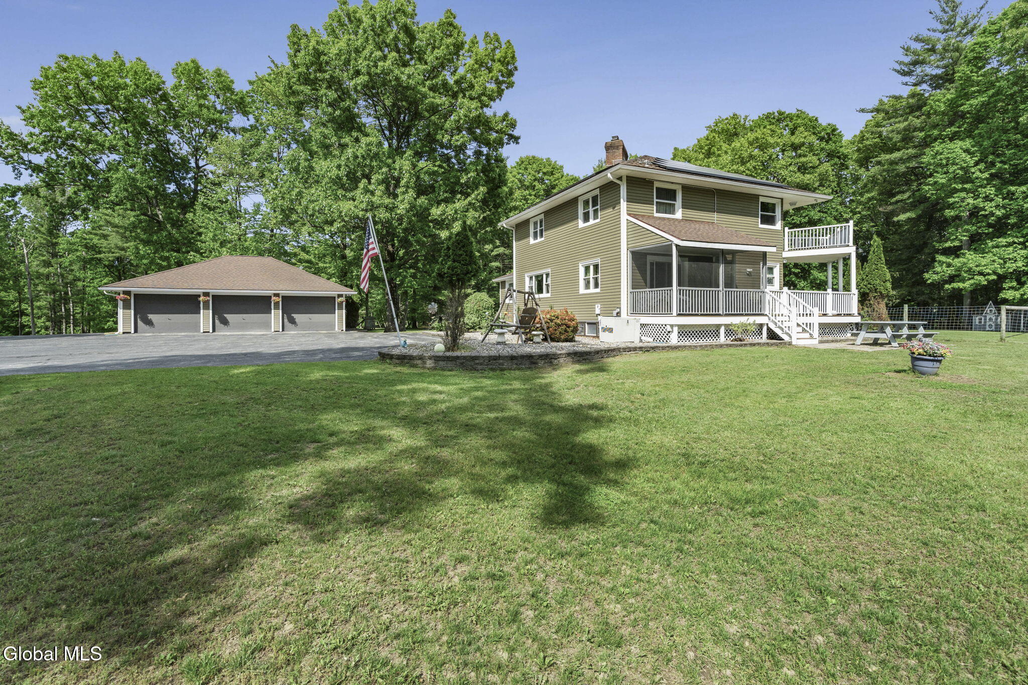 31 Skyline Drive Melrose NY 12121