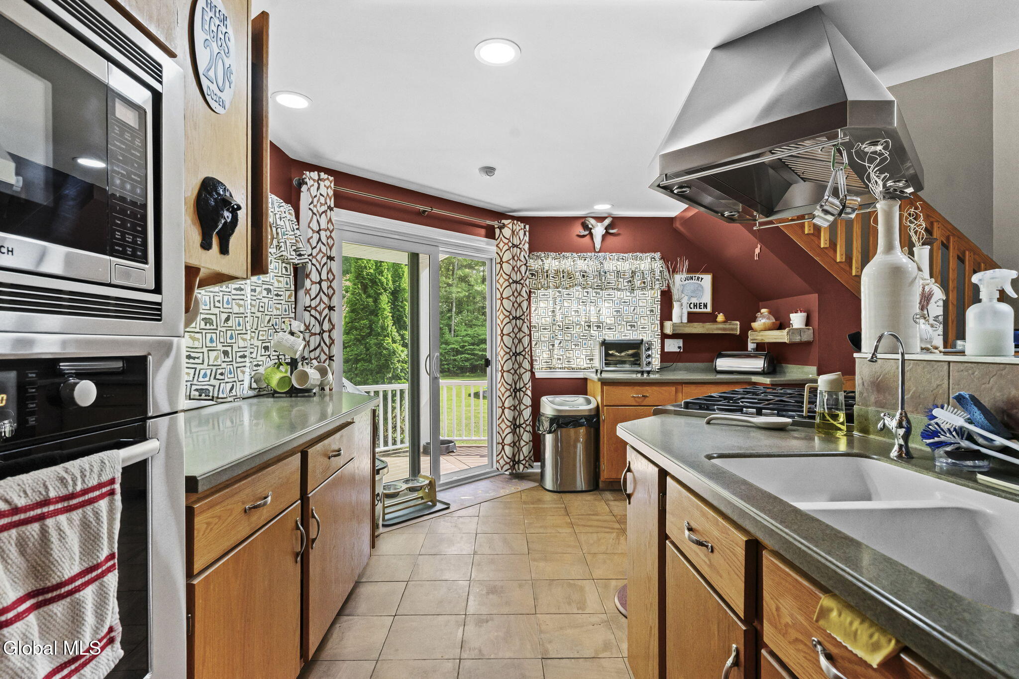 31 Skyline Drive Melrose NY 12121