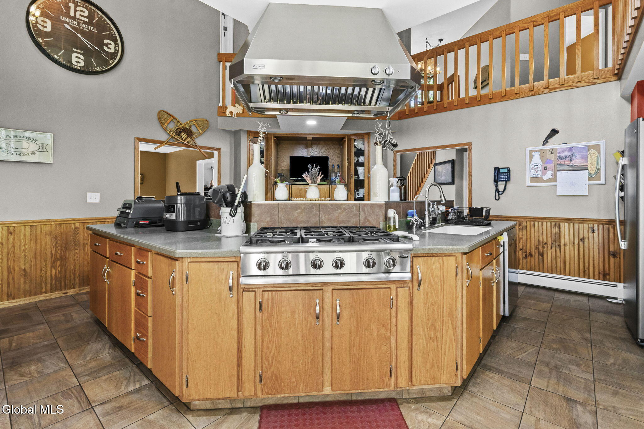 31 Skyline Drive Melrose NY 12121