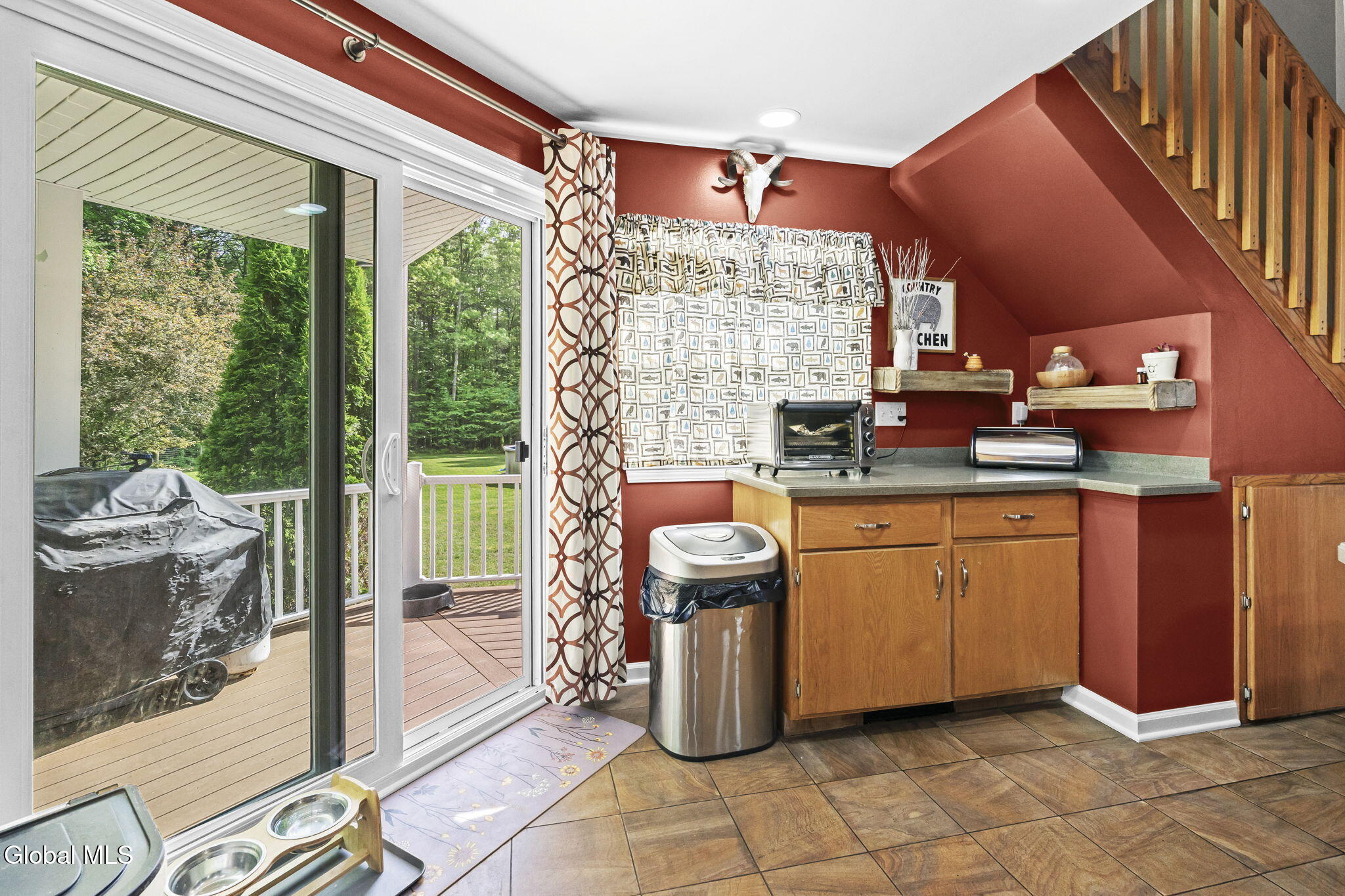 31 Skyline Drive Melrose NY 12121