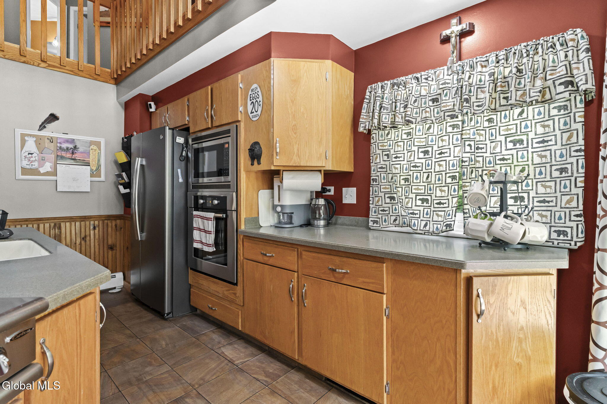 31 Skyline Drive Melrose NY 12121