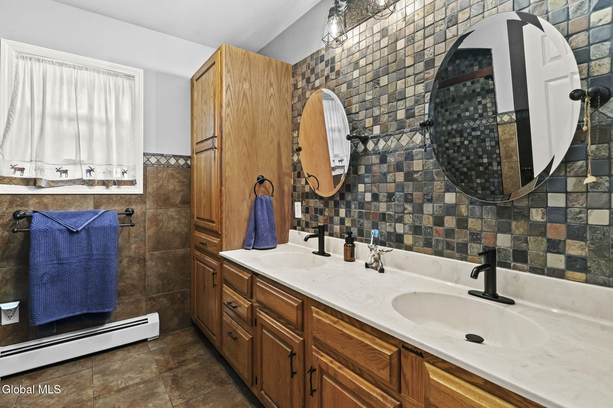 31 Skyline Drive Melrose NY 12121