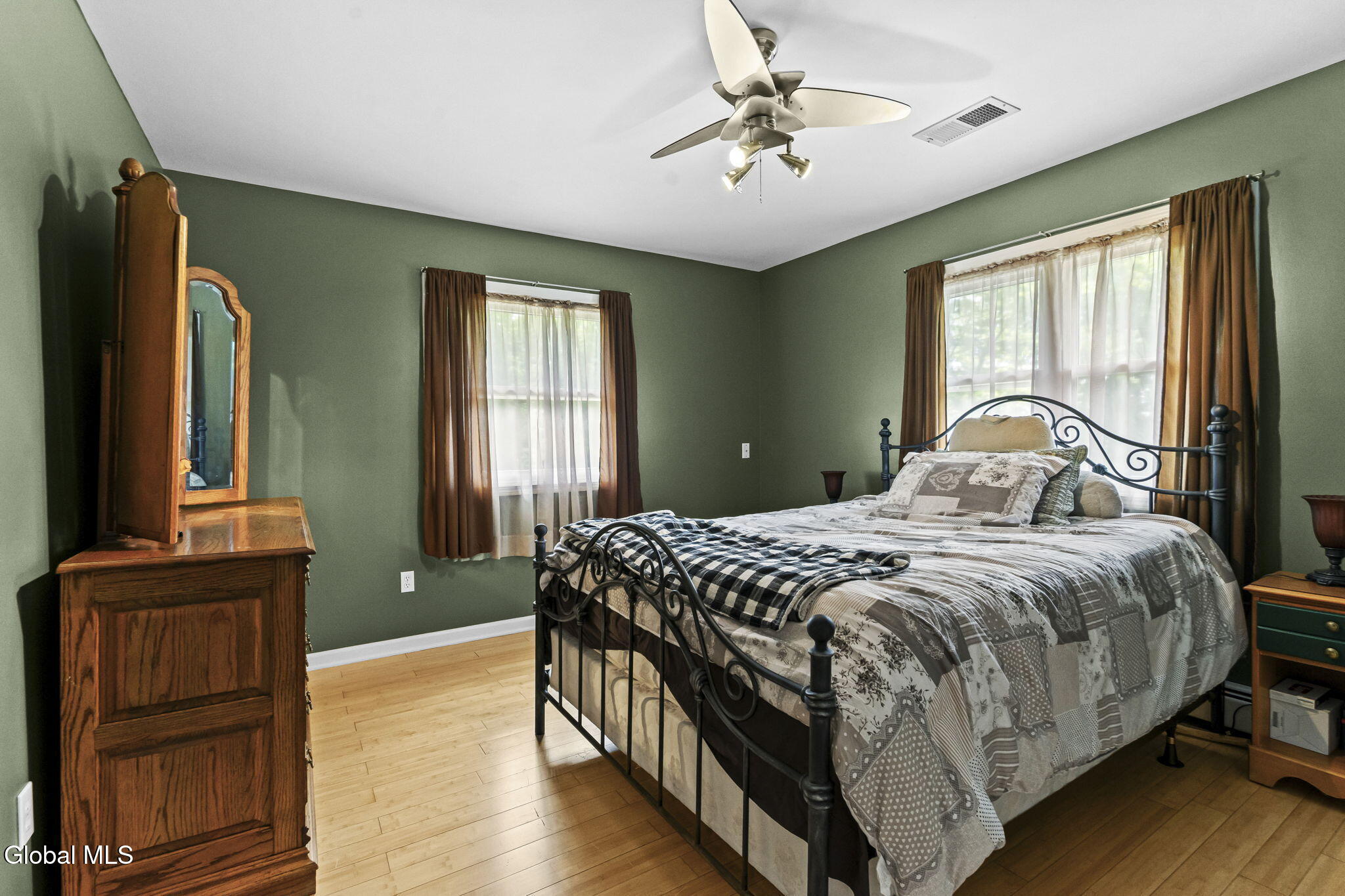 31 Skyline Drive Melrose NY 12121