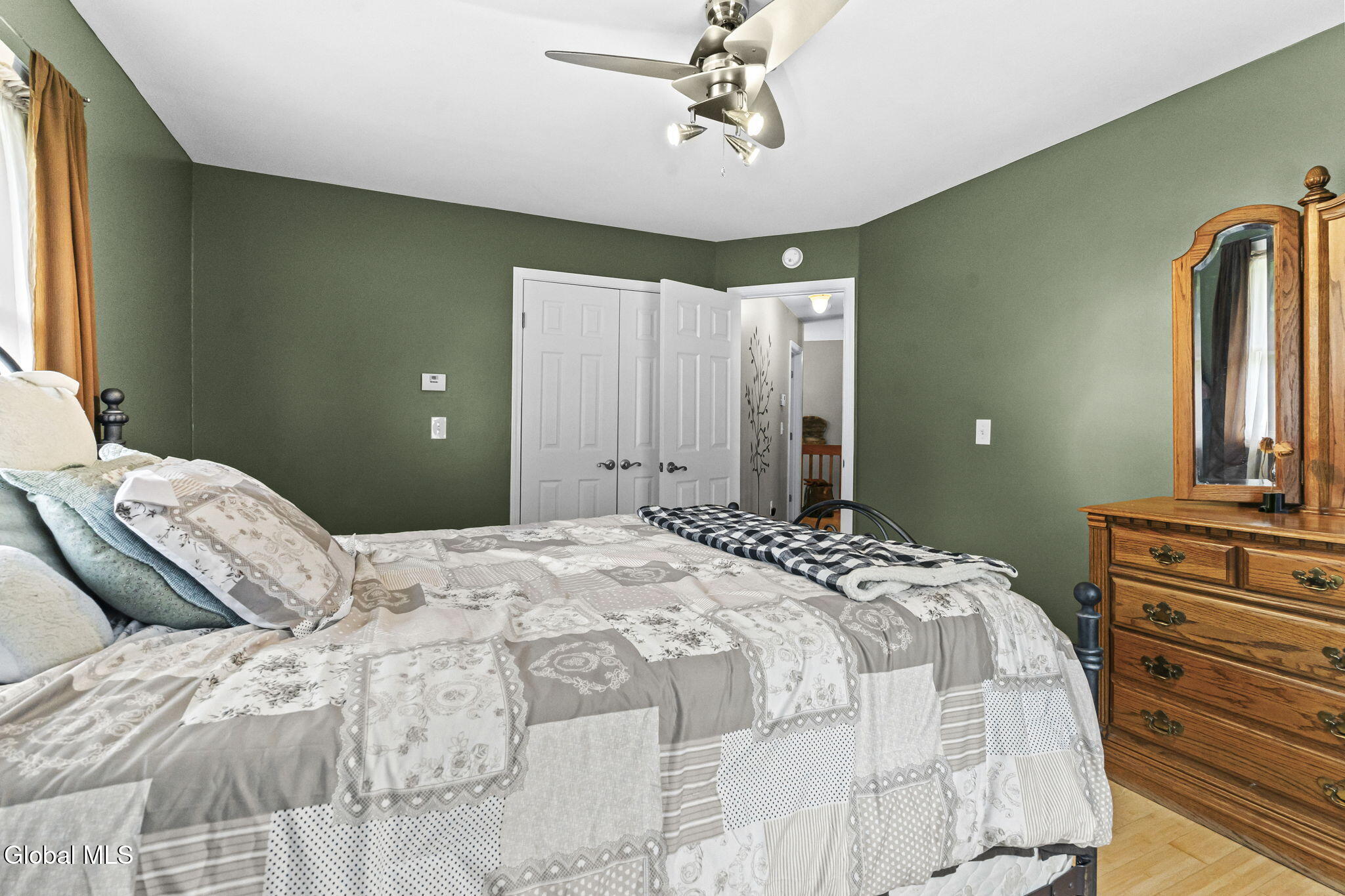 31 Skyline Drive Melrose NY 12121