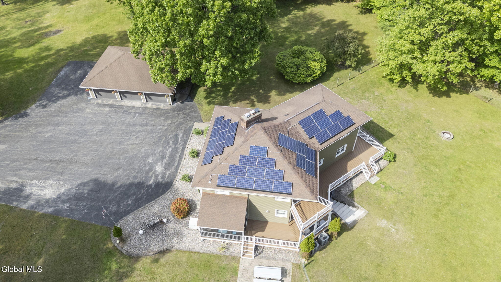 31 Skyline Drive Melrose NY 12121