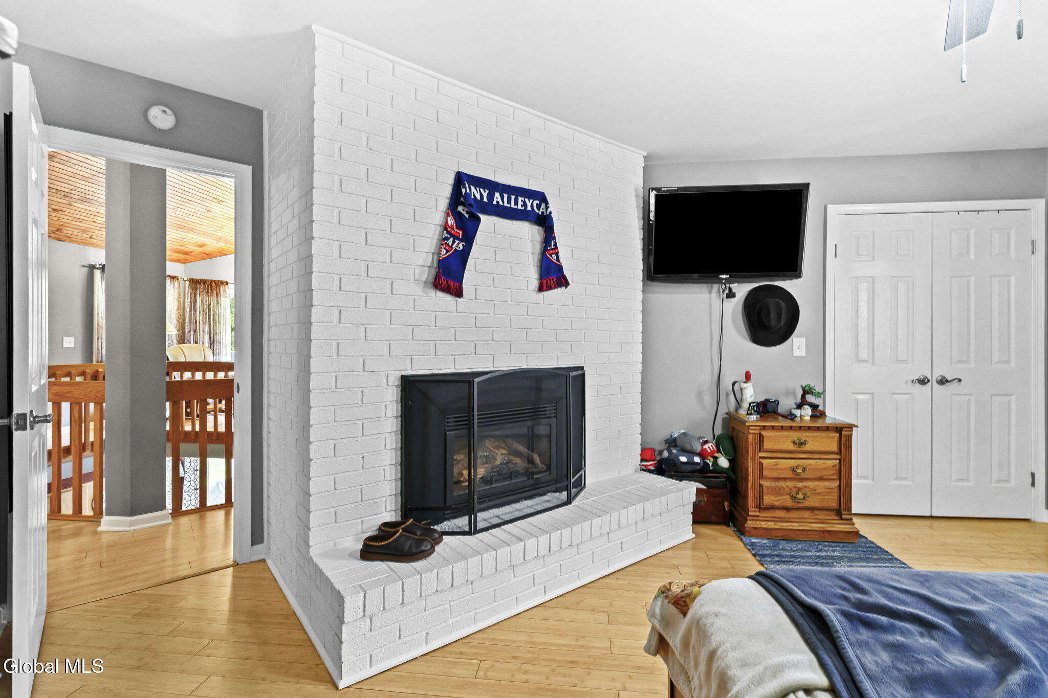 31 Skyline Drive Melrose NY 12121