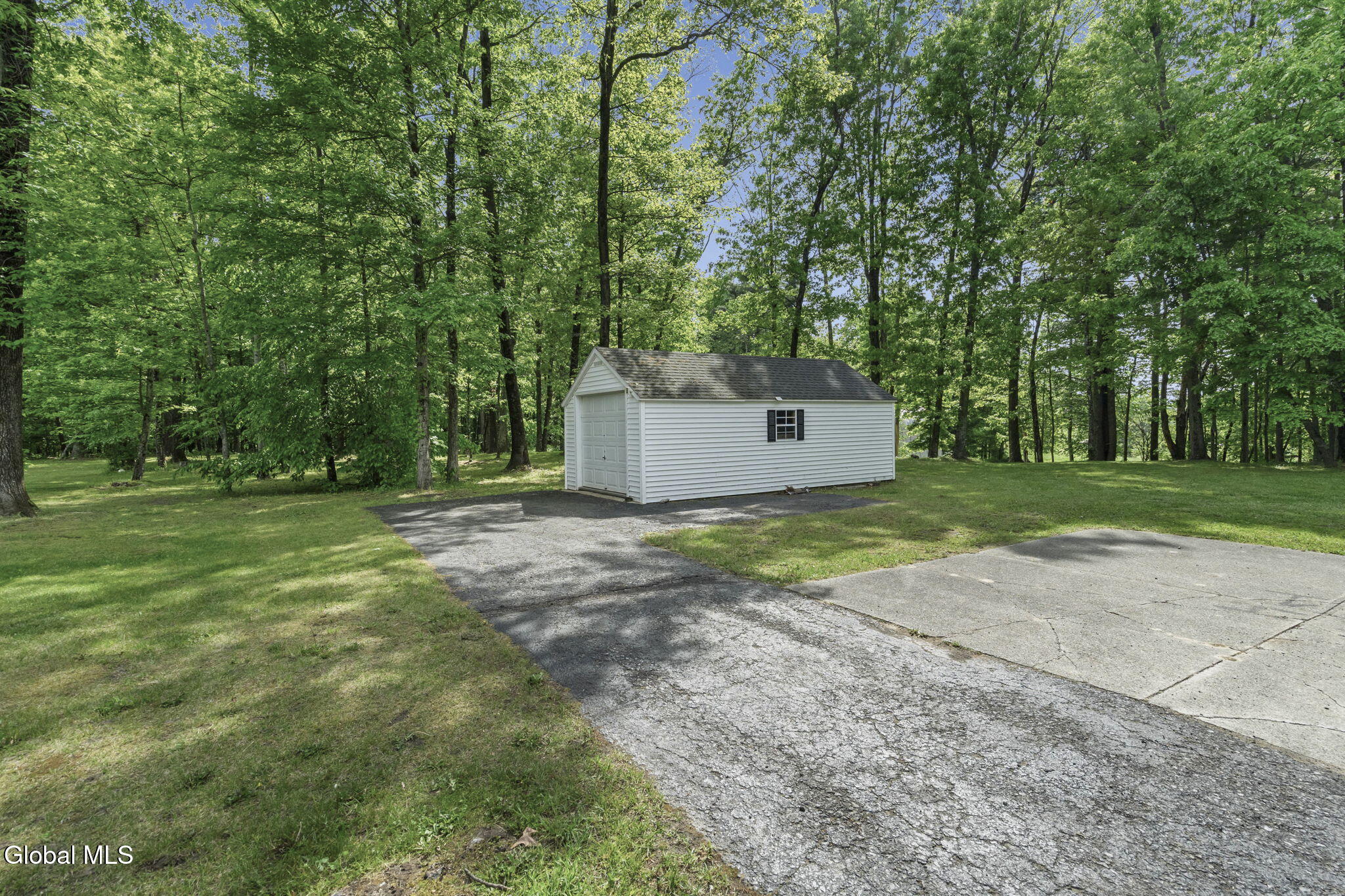 31 Skyline Drive Melrose NY 12121