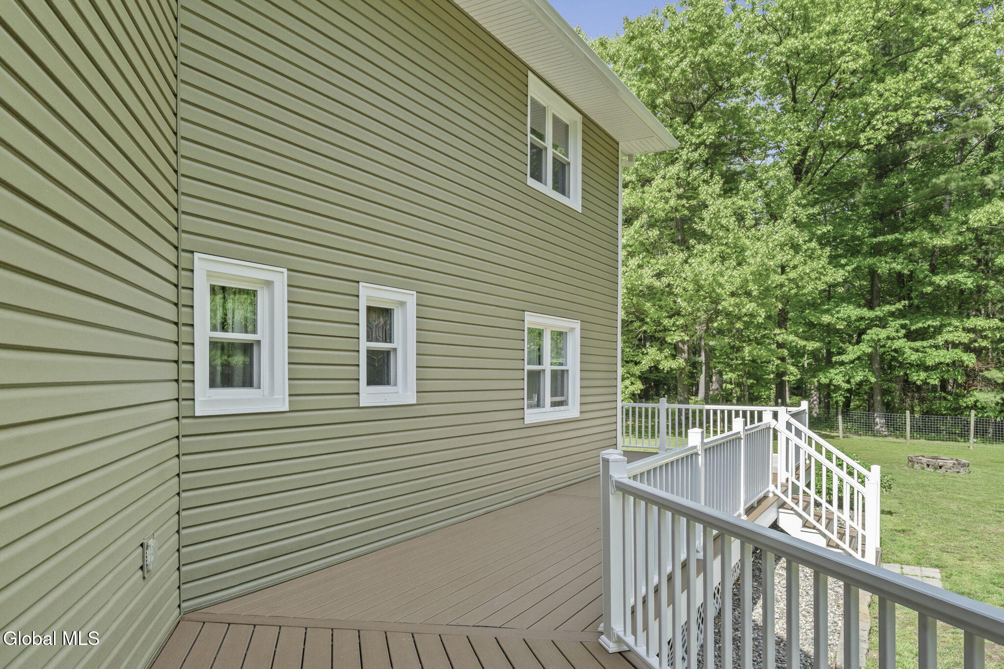 31 Skyline Drive Melrose NY 12121