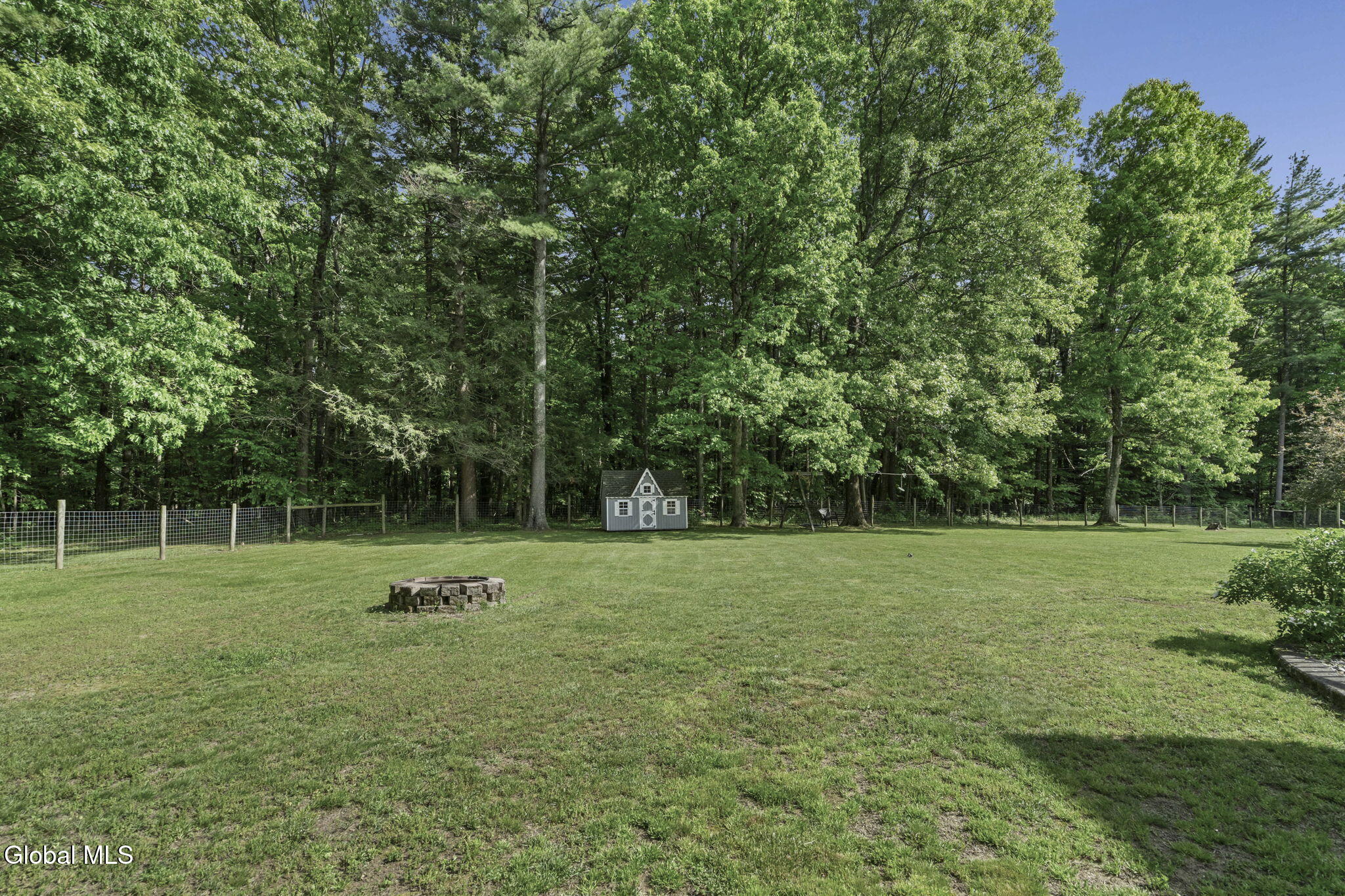 31 Skyline Drive Melrose NY 12121