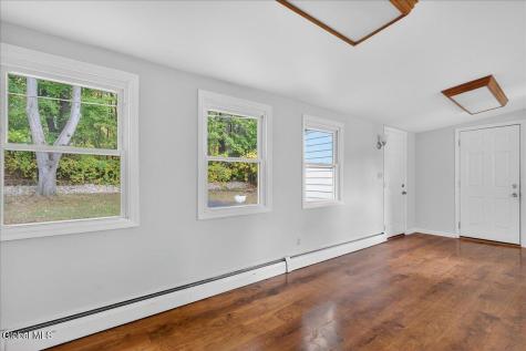 9 Vics Court Albany NY 12205