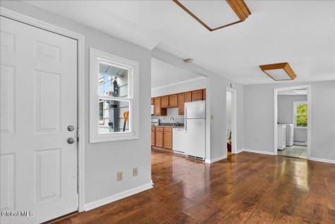 9 Vics Court Albany NY 12205