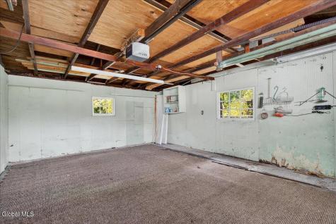 9 Vics Court Albany NY 12205