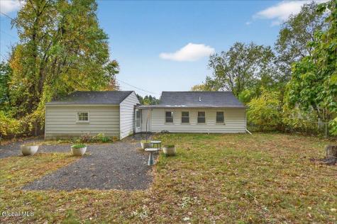 9 Vics Court Albany NY 12205