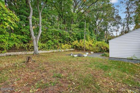 9 Vics Court Albany NY 12205