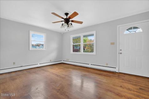 9 Vics Court Albany NY 12205