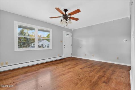 9 Vics Court Albany NY 12205