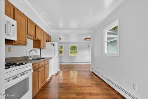 9 Vics Court Albany NY 12205