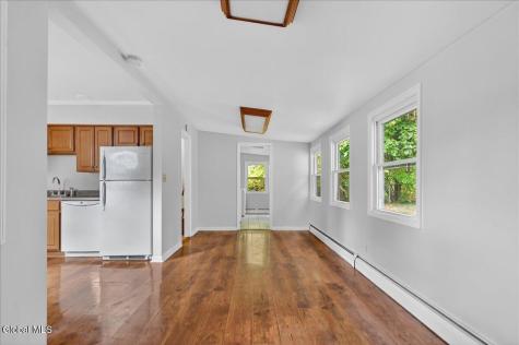 9 Vics Court Albany NY 12205