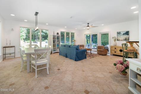 223 Stanford Drive Schenectady NY 12303