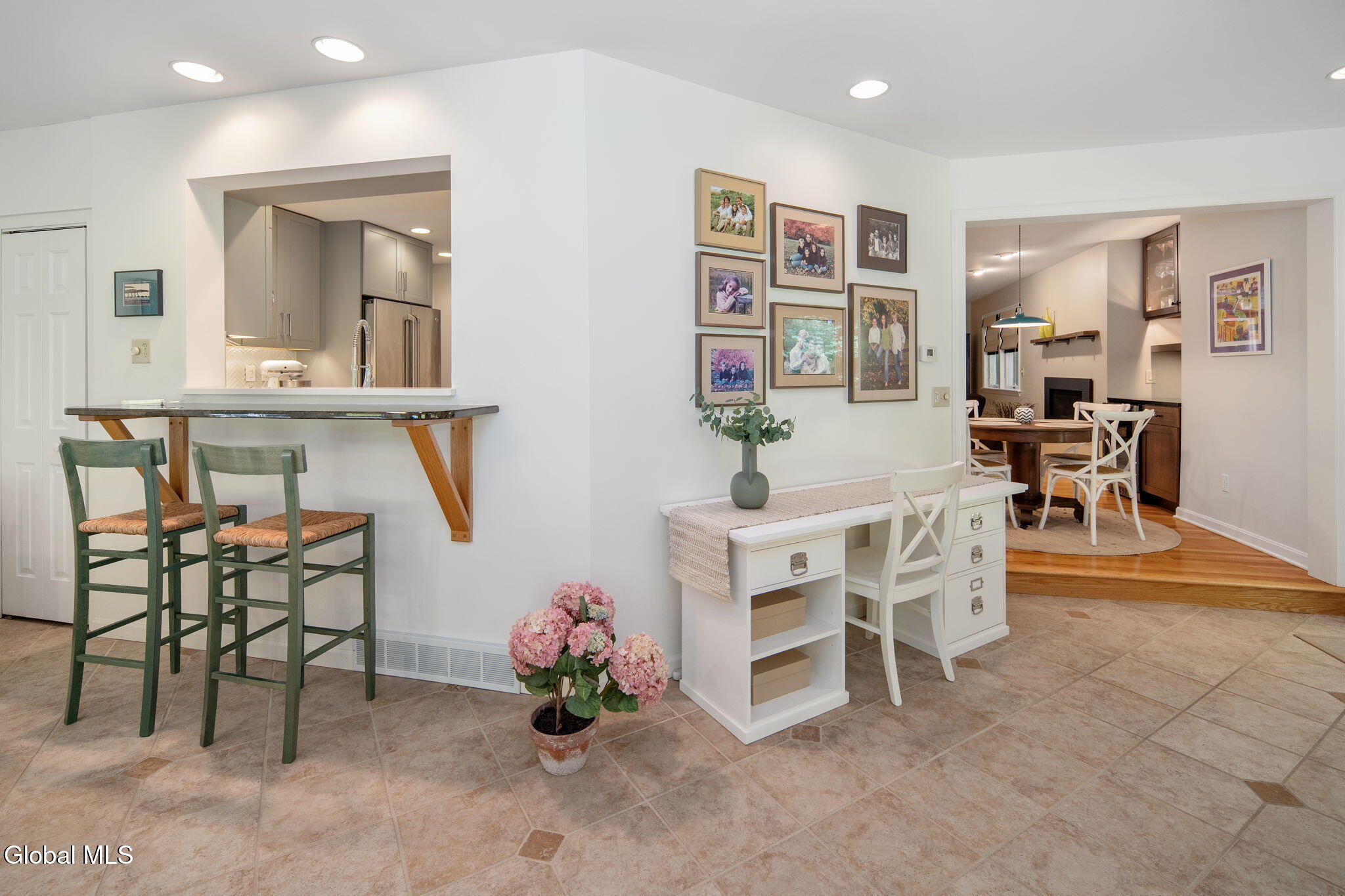 223 Stanford Drive Schenectady NY 12303
