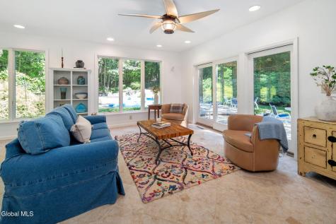 223 Stanford Drive Schenectady NY 12303