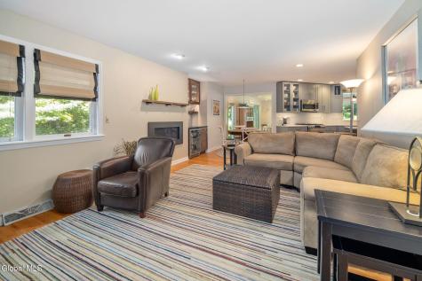 223 Stanford Drive Schenectady NY 12303