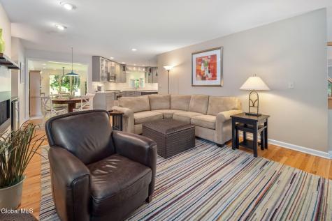 223 Stanford Drive Schenectady NY 12303