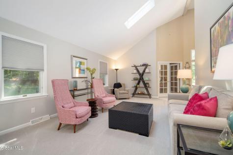 223 Stanford Drive Schenectady NY 12303