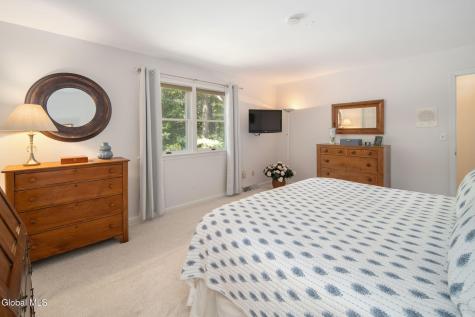 223 Stanford Drive Schenectady NY 12303