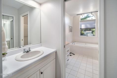 223 Stanford Drive Schenectady NY 12303