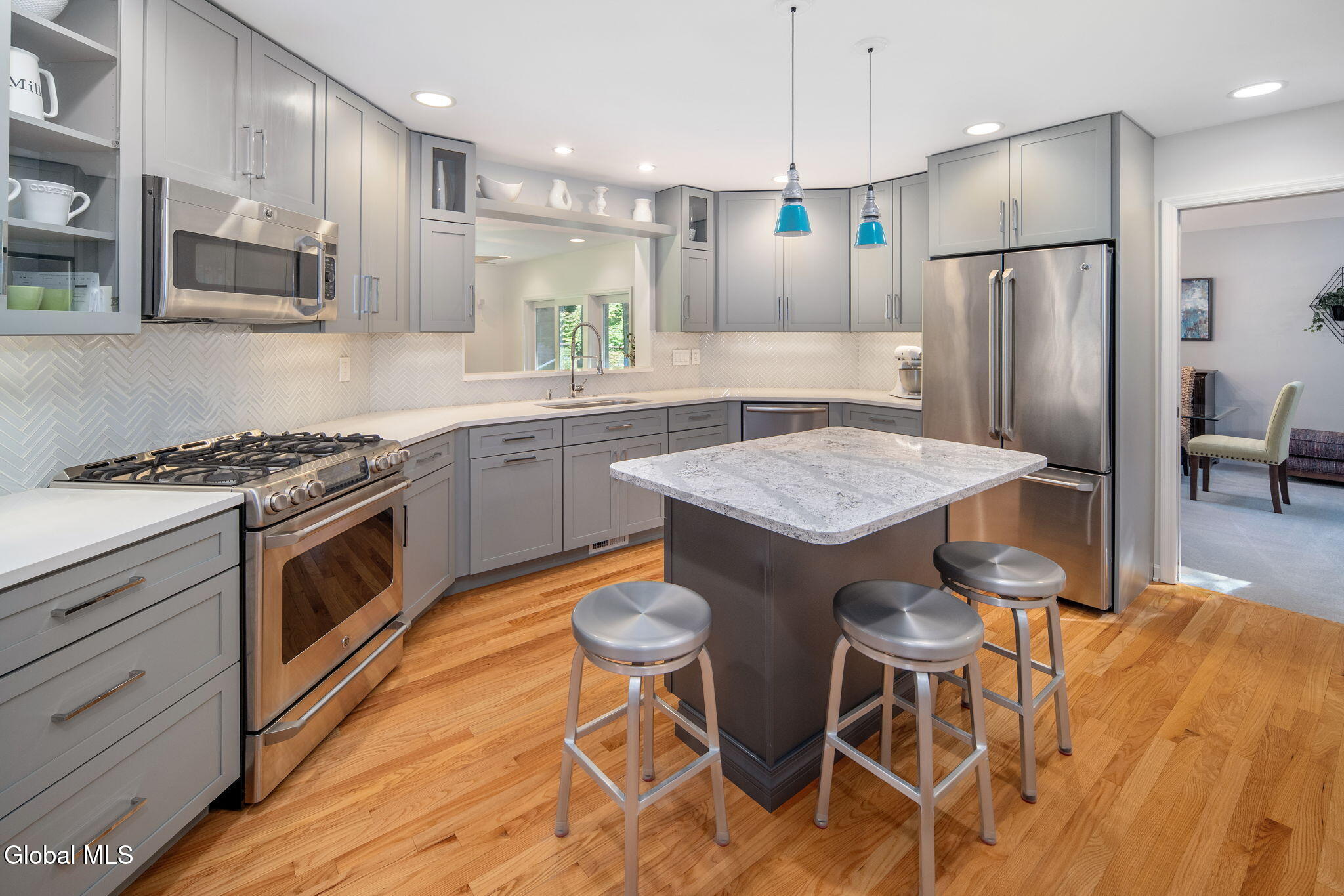223 Stanford Drive Schenectady NY 12303