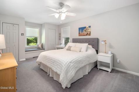 223 Stanford Drive Schenectady NY 12303