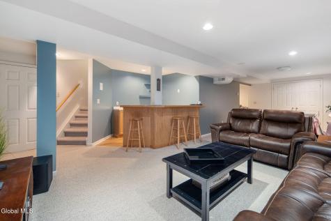 223 Stanford Drive Schenectady NY 12303