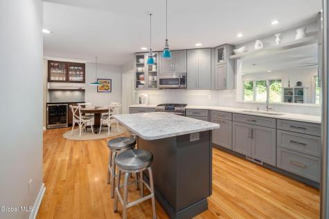 223 Stanford Drive Schenectady NY 12303